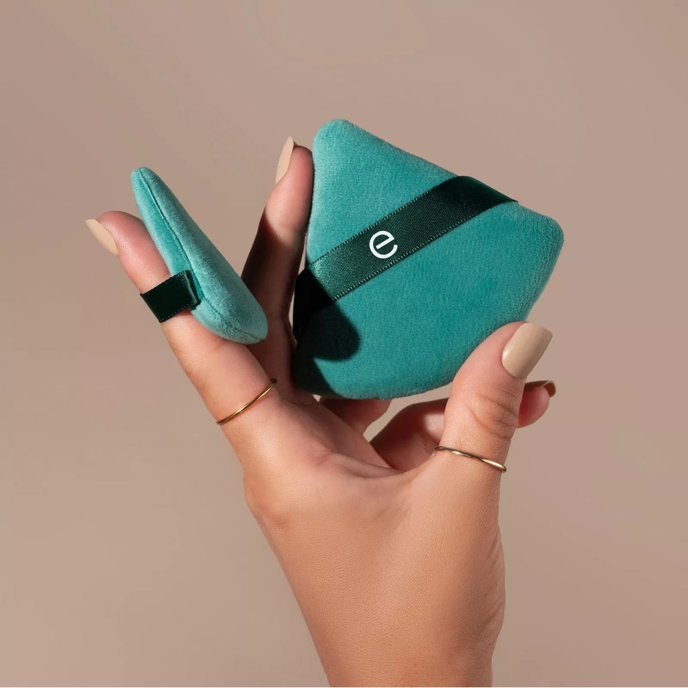 🤩 $5 SALE! 🤩 🎉 HOST PICK 🎉 NWT EcoTools Powder Puff Duo - Picture 6 of 9